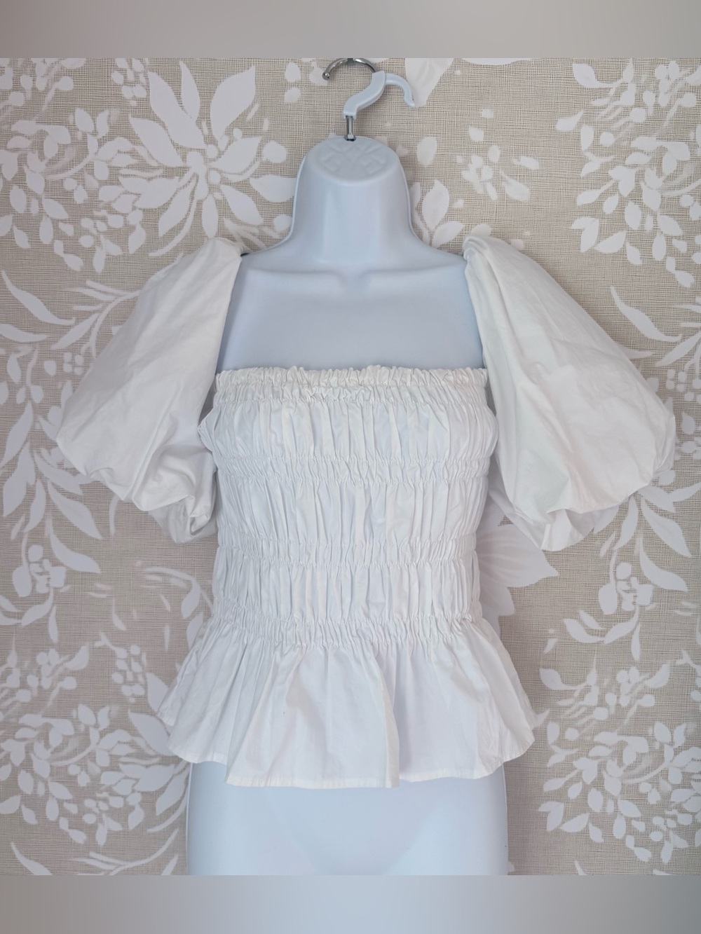 ASTR The Label Savina Puff Sleeve Top White Smocked Peplum M
